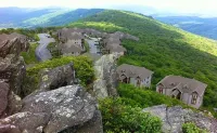 Walk to ski slopes! INCREDIBLE MTN VIEWS,SUNSETS, HOTTUB, FIREPLACE