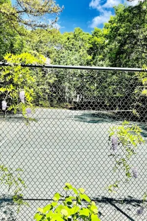 Tennis, Pool & Garden Compound with guest House:Hamptons Retreat