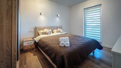 Charming apartment in Baciu with 2 supermarkets and bus station 2 minutes away Hotels in 