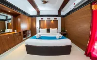 Black Beach Resort Hotels near Kayaking