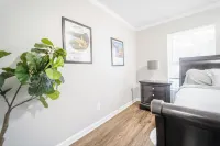 Cozy & Spacious Townhouse in a Gated Community Hotels in Martinez