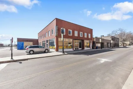 2Bdrm Stay in Downtown Cape, Walkable, Laundry