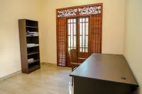 Yuli Nandas Villa - Where you feel home miles away Hotel a Polgasowita