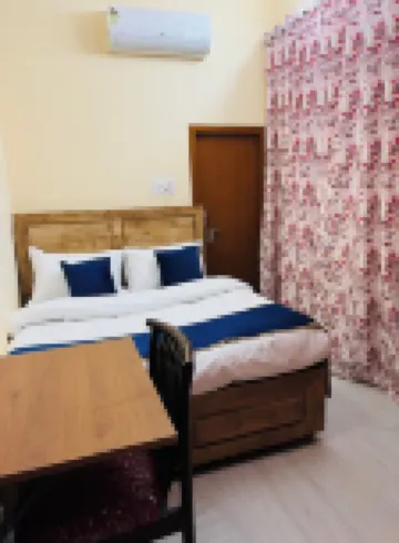 Charming 2-bedroom house with WiFi, AC in Lucknow