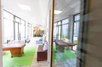 In the main square modern house Hotel a Trecastagni