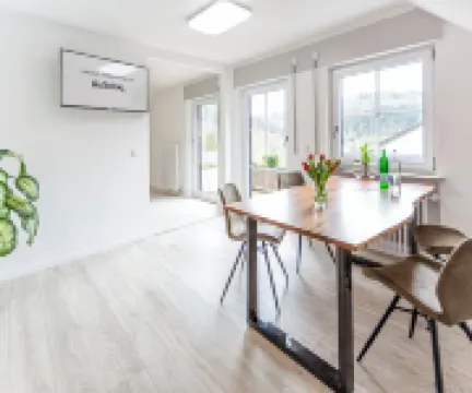 Modern apartment in a quiet location with a view of the Glatt moated castle 蘇爾茨酒店