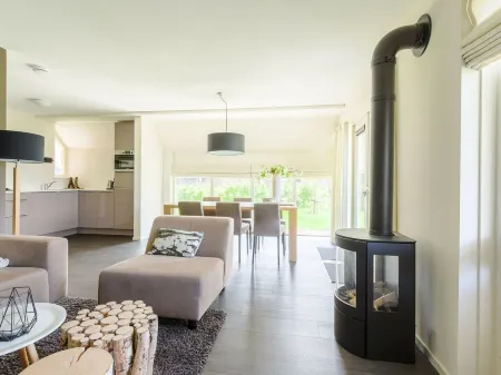 Lakeside Villa Near Sneekermeer Отели в г. De Friese Meren