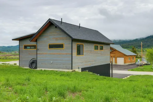 Quiet Alpine Hideaway w/ Panoramic Mountain Views! - Homestays