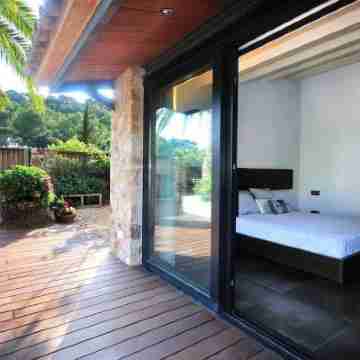 Sea views with infinity pool, jacuzzi Rooms