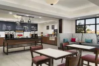 Hampton Inn Ft. Wayne/Dupont Road Hotels in Perry Township