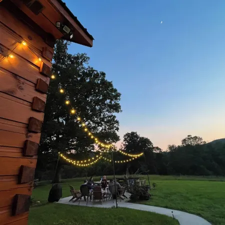 Hannah's Hideaway - Sleeps 6, secluded cabin in Stuart with mountain views Отели в г. Патрик