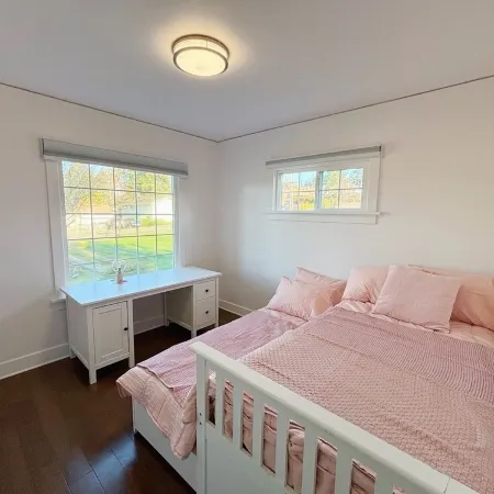 Cozy and Bright 6-Bedroom House in Renton Отели в г. Кент
