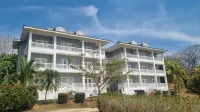 2 bedroom 2 bath condo on Pacific Ocean, steps from a pool, close to surfing. Hotels in Playa Azul