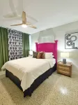 The Golden Pelican – Your Waterfront Escape in Gulf Harbors