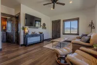 Chicory Guest Cabin - Paradise Valley, MT