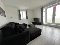 1-Bedroom Apartment – Business & Leisure | Sleeps 4 | Free Parking & Netflix