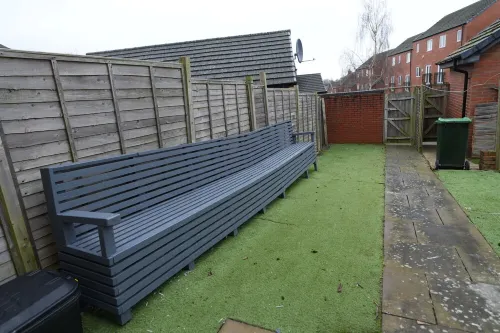 Cosy home away from home. Ideal for families, contractor and more. Hotels in Smethwick