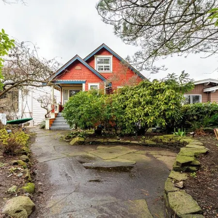 COZY GARDEN SUITE ON TRINITY STREET