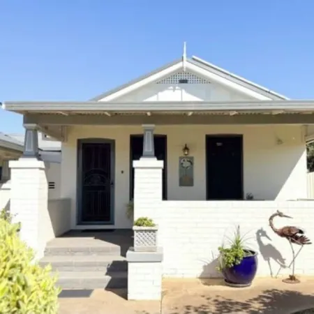 Charming Peaceful Two-Bedroom Apartment