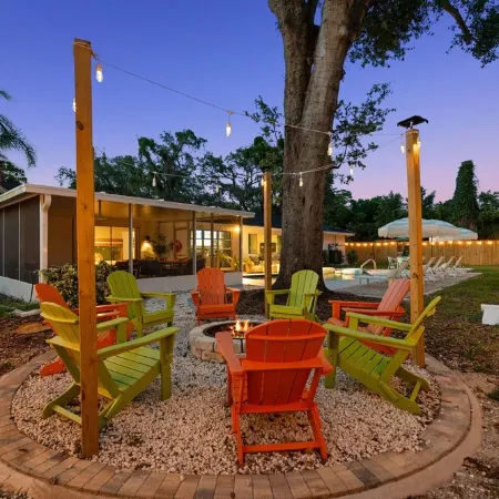 5BR~Huge Backyard~Minigolf~Heated Pool~Outdoor Projector~Gameroom~FIOS WiFi