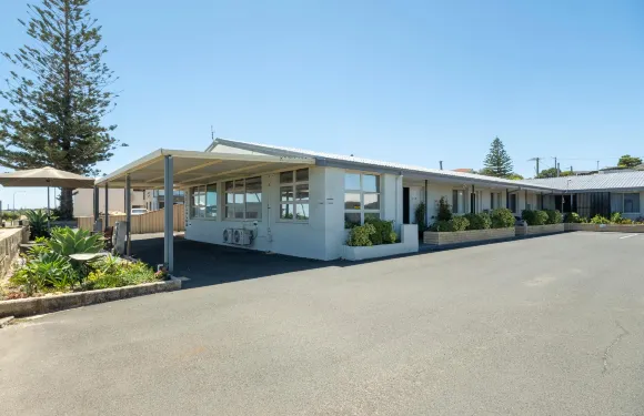 海濱路汽車旅館