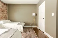 Modern Luxury 1Br Downtown Indianapolis Near Convention Center Hotels in 