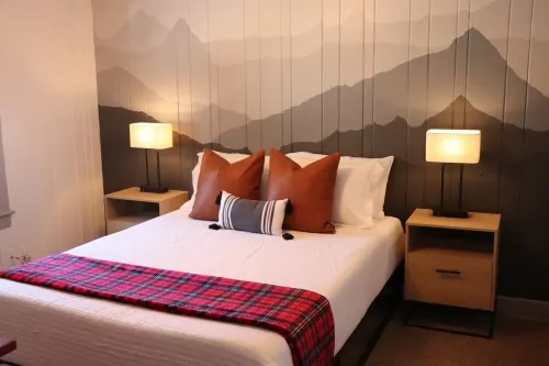 Mountain Modern Cabin. Central location for stargazing, hiking, and more!