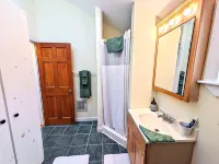 Bright Alpine Suite Near Sugarbush & MAD River Glen • Walk to Blueberry Lake