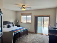 Mountain-View Retreat: Pond, Kayaks, Fire Pit, Hot Tub – Palmer, Alaska โรงแรมในเลซีเมาน์เทน