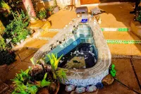 Large, beautiful wooded house in a unique vintage style, with 650m² of living space Các khách sạn ở Abomey Calavi