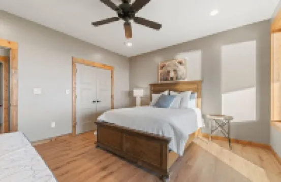 Greers Ferry Lake 4-bedroom house sleeps 12- Breathtaking  SUNSETS -Golf Course