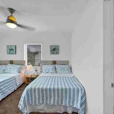 Cozy 1-bedroom apartment in lovely Miami Beach steps away from the beach Rooms