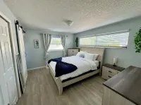 Beachy Cocoa Home Near Cruise Port W/ Hot Tub 코코아 호텔