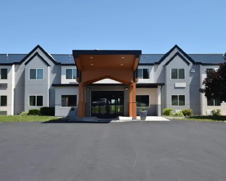 Quality Inn & Suites Watertown Fort Drum Hotels in Calcium