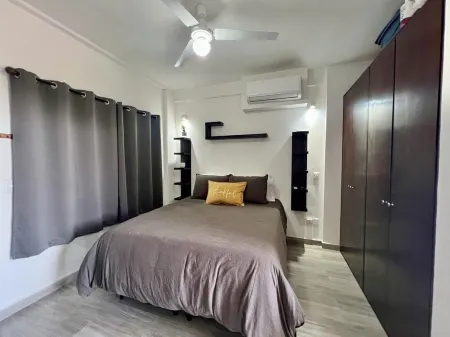 Elegant Coastal Studio; just minutes from the beach