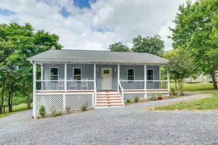 Mountain Views in Buena Vista Farm - Unit A