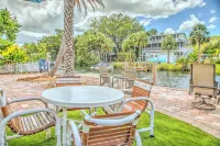 New Listing! Dockside Palms Weeki Wachee-Spring Fed Canal-Boat Friendly!