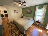 North Florida Cabin near Springs / Trails / Campground / Fire Pit 迪克西縣住宿飯店