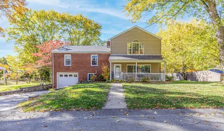 NFL Draft Rental for 2026: 4-bedroom house, 11 miles from downtown Pittsburgh. Отели рядом с достопримечательностью «Fox Chapel Golf Club»