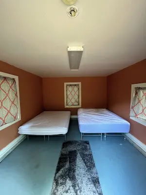 Mini Cabin Paradise -15 individual cabins with Access to Private Lake