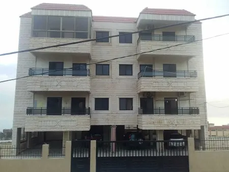 Quite  appt   and sea view to relax your stay 10 min to Sidon  20 min to Beirut