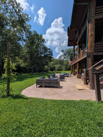 Holston River Lodge, Paradise on the River🎣Fishing, Kayaking,Hot Tub,Wineries🔥