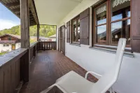 Vacation home with stunning valley & alpine views Hotels near Peak Hill Llamas