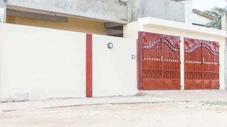 Apartment F4 Air-conditioned TOTSI near the house of ADEBAYOR