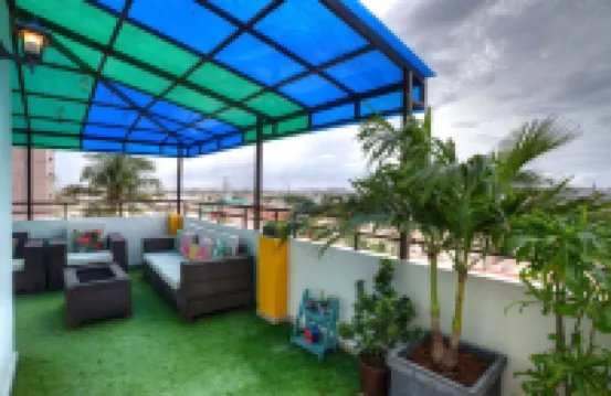 Zaha Home: Stylish & Luxury 2br Family place