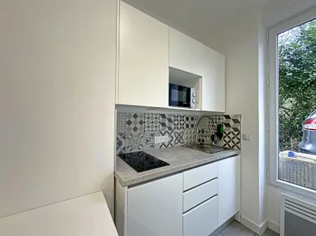 Comfort studio Отели в г. Серезен-дю-Рона