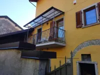 Spacious accommodation a stone's throw from Lake Orta Hotels in Pettenasco