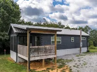 Serene Cabin Retreat on Picturesque Farm - 3つ星
