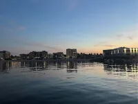 Super Beachfront Penthouse for Families with Breakfast, 2 Parking Spaces, Private Beach