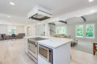 Fully Renovated on Cul-de-sac, Close to Mayflower Beach, EV Charger! Hotels in East Dennis